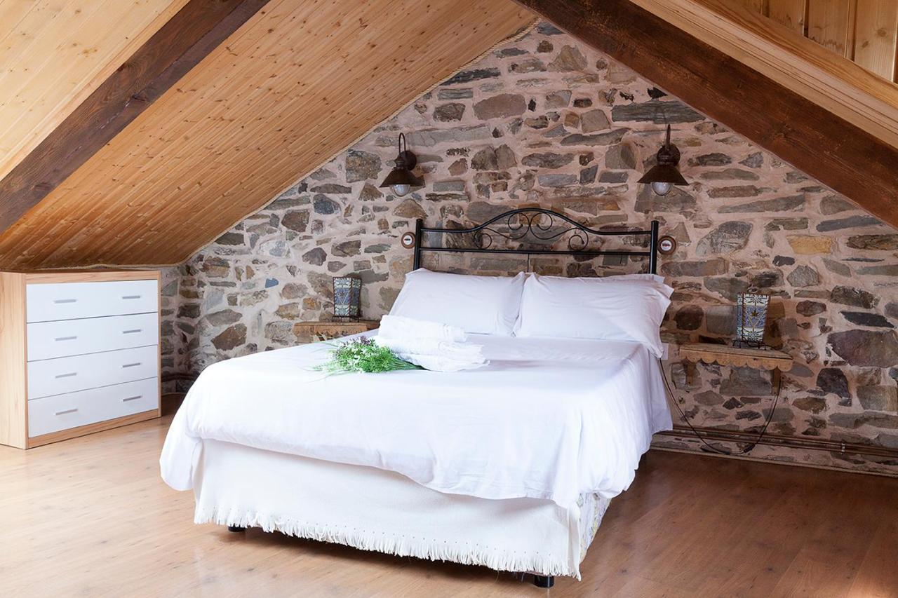 Bed and Breakfast La Rosa Del Agua à El Acebo de San Miguel Extérieur photo