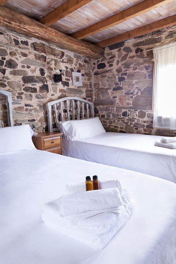 Bed and Breakfast La Rosa Del Agua à El Acebo de San Miguel Extérieur photo